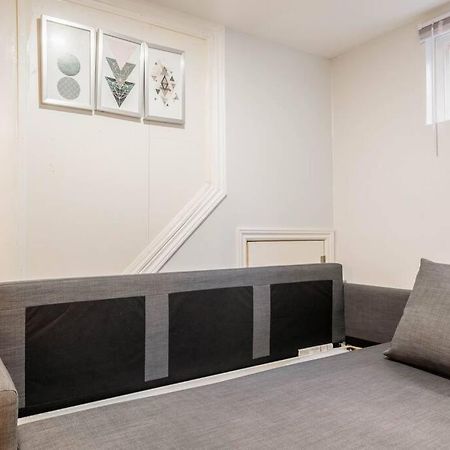 Cozy Nest Basement Unit Apartman Hamilton Kültér fotó