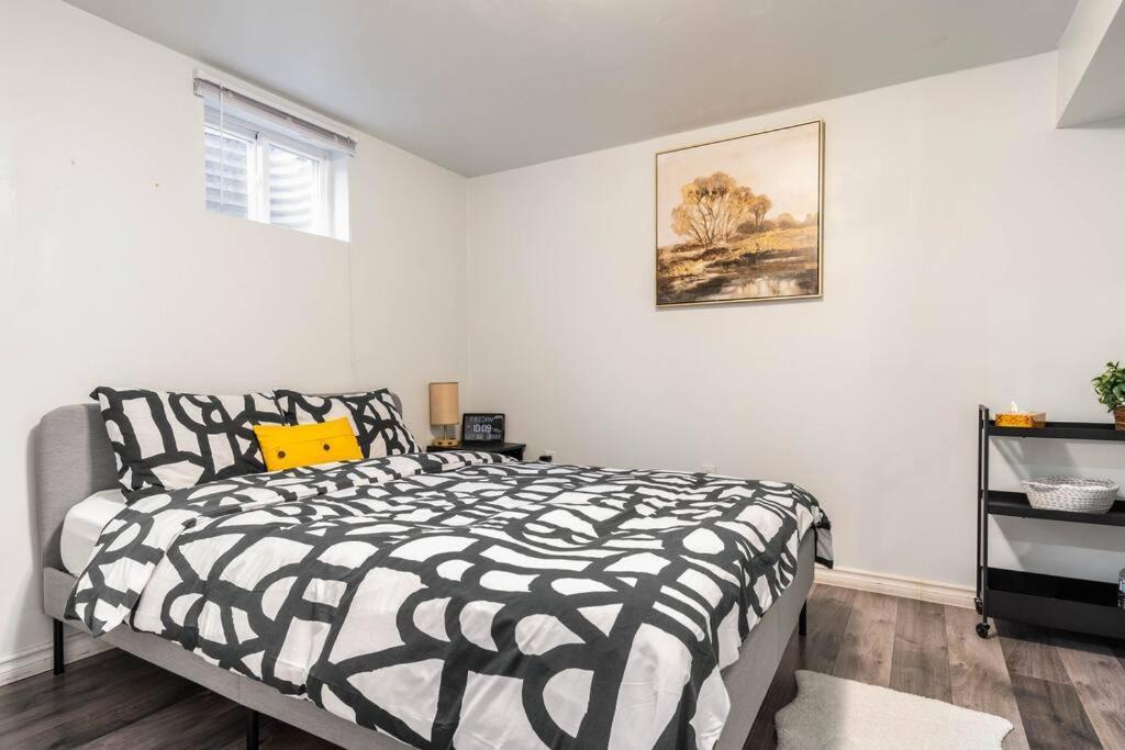 Cozy Nest Basement Unit Apartman Hamilton Kültér fotó