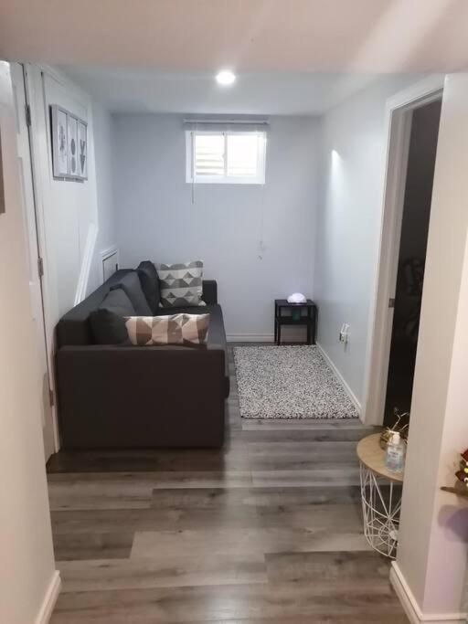 Cozy Nest Basement Unit Apartman Hamilton Kültér fotó