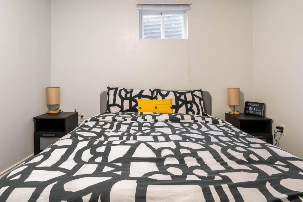 Cozy Nest Basement Unit Apartman Hamilton Kültér fotó