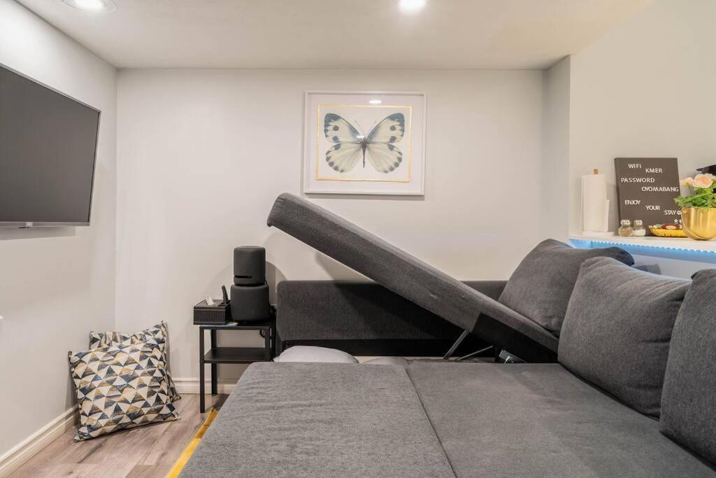 Cozy Nest Basement Unit Apartman Hamilton Kültér fotó